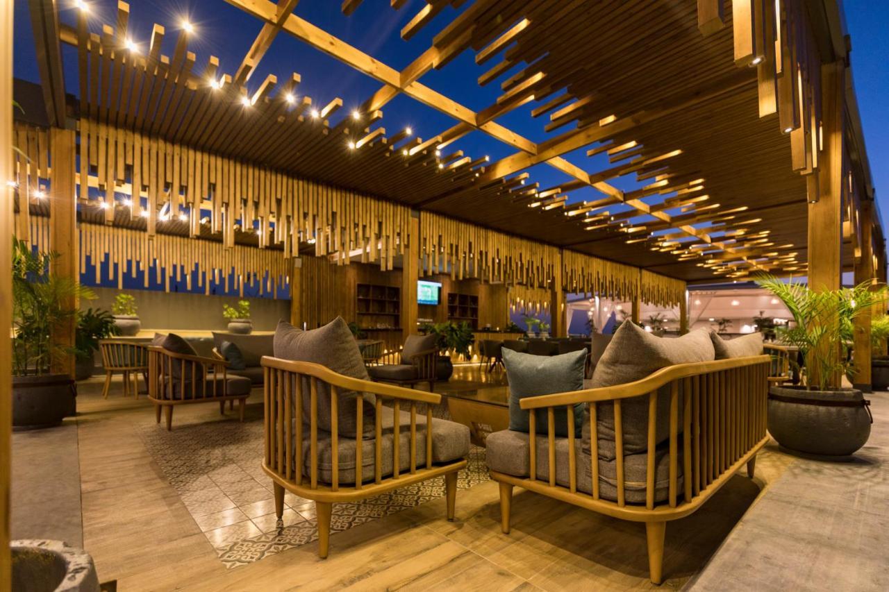 โรงแรมซันไรส์ อเล็กซ์ อเวนิว อเล็กซานเดรีย ภายนอก รูปภาพ The interior of the restaurant