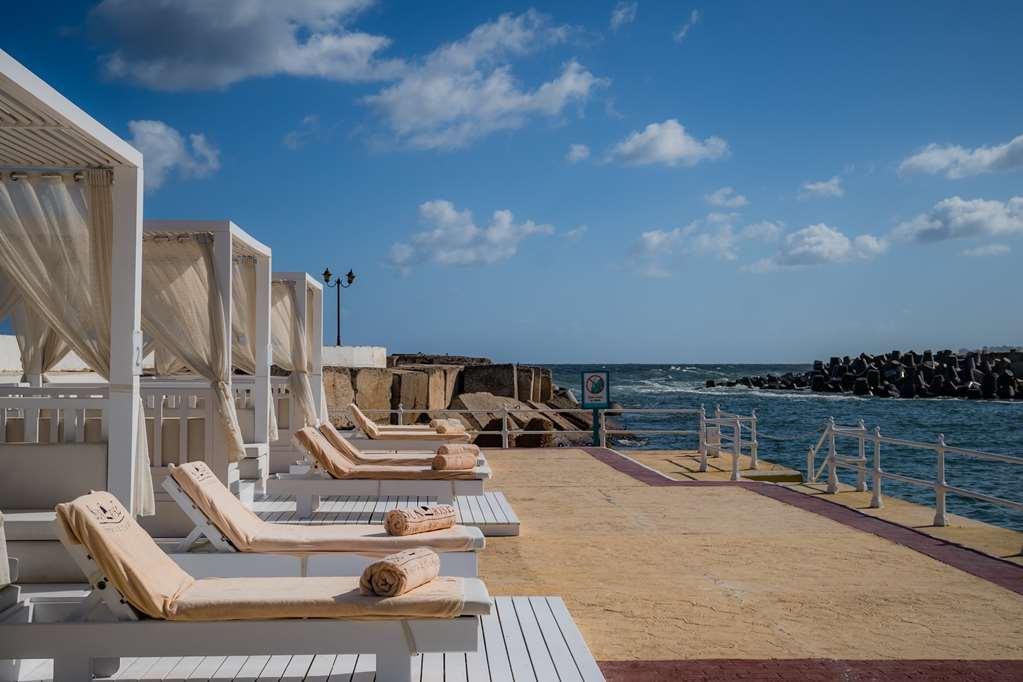 โรงแรมซันไรส์ อเล็กซ์ อเวนิว อเล็กซานเดรีย ธรรมชาติ รูปภาพ The beach at the Grand Hotel
