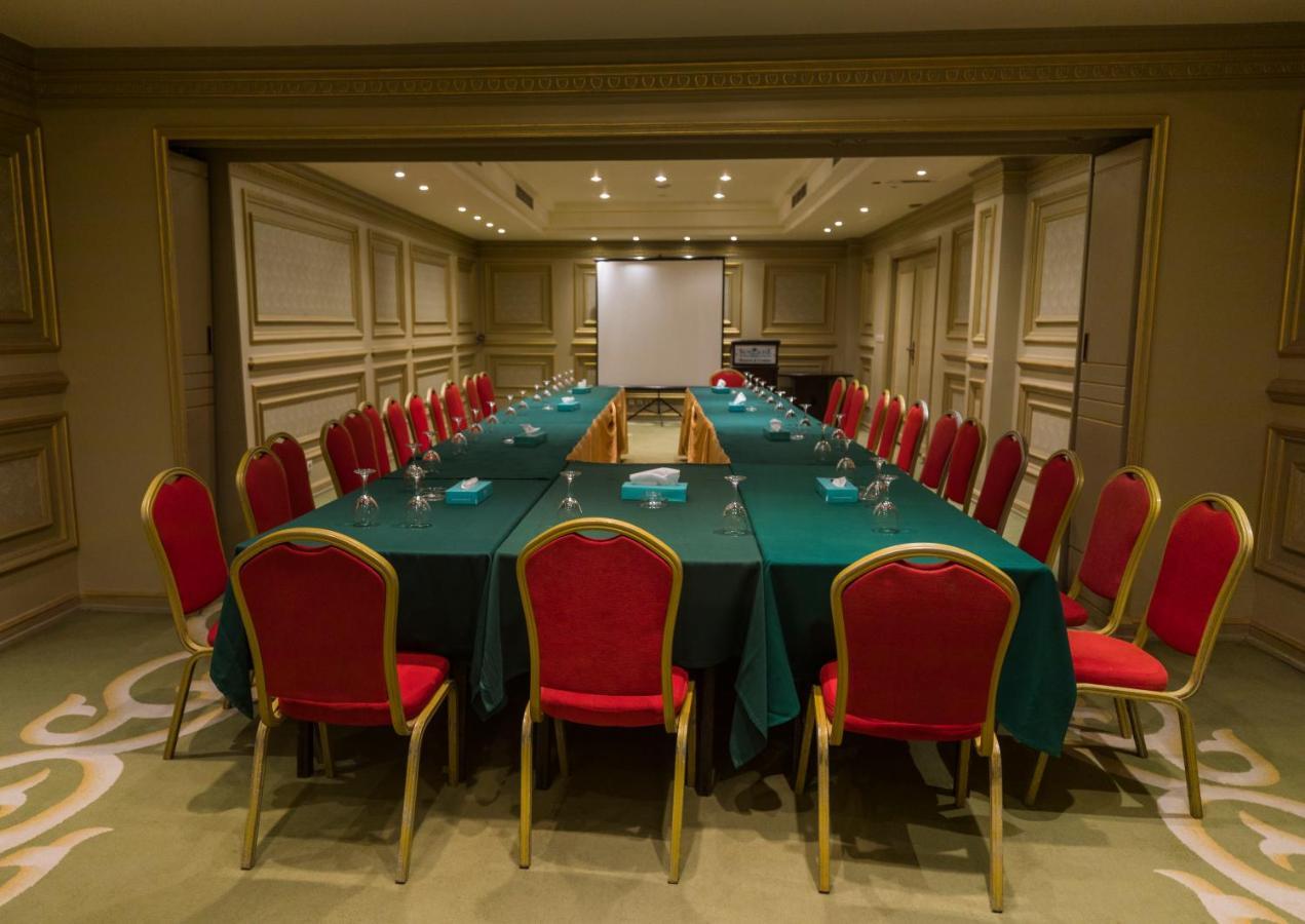 โรงแรมซันไรส์ อเล็กซ์ อเวนิว อเล็กซานเดรีย ภายนอก รูปภาพ A meeting room